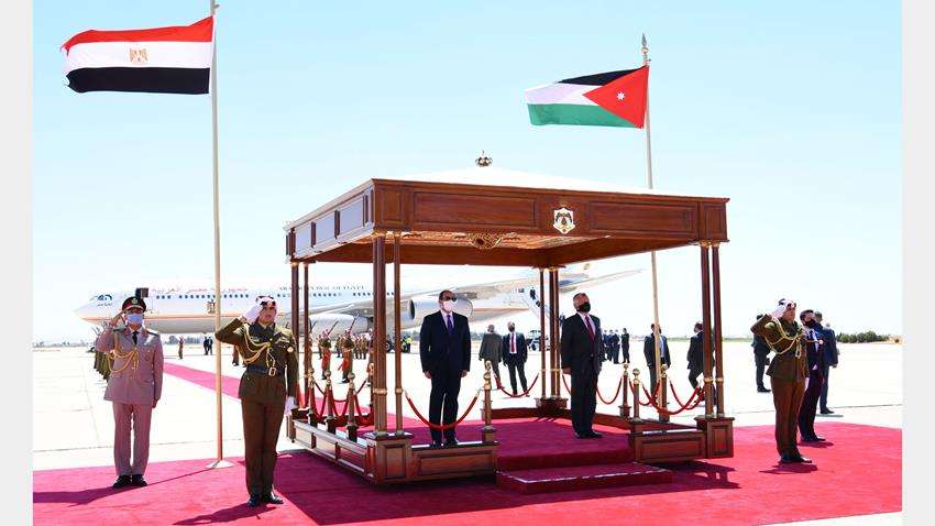 In Pics, Video: Jordanian King Receives Egypt's Sisi in Amman