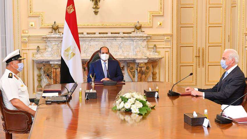 Sisi Receives Navy Commander, German's Lürssen Chairman