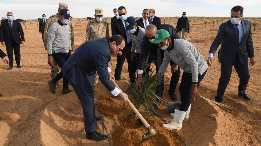 President Abdel Fattah El-Sisi inspected reclamation of agricultural land and wheat and palm farms projects in the Toshka region in the South of the valley.