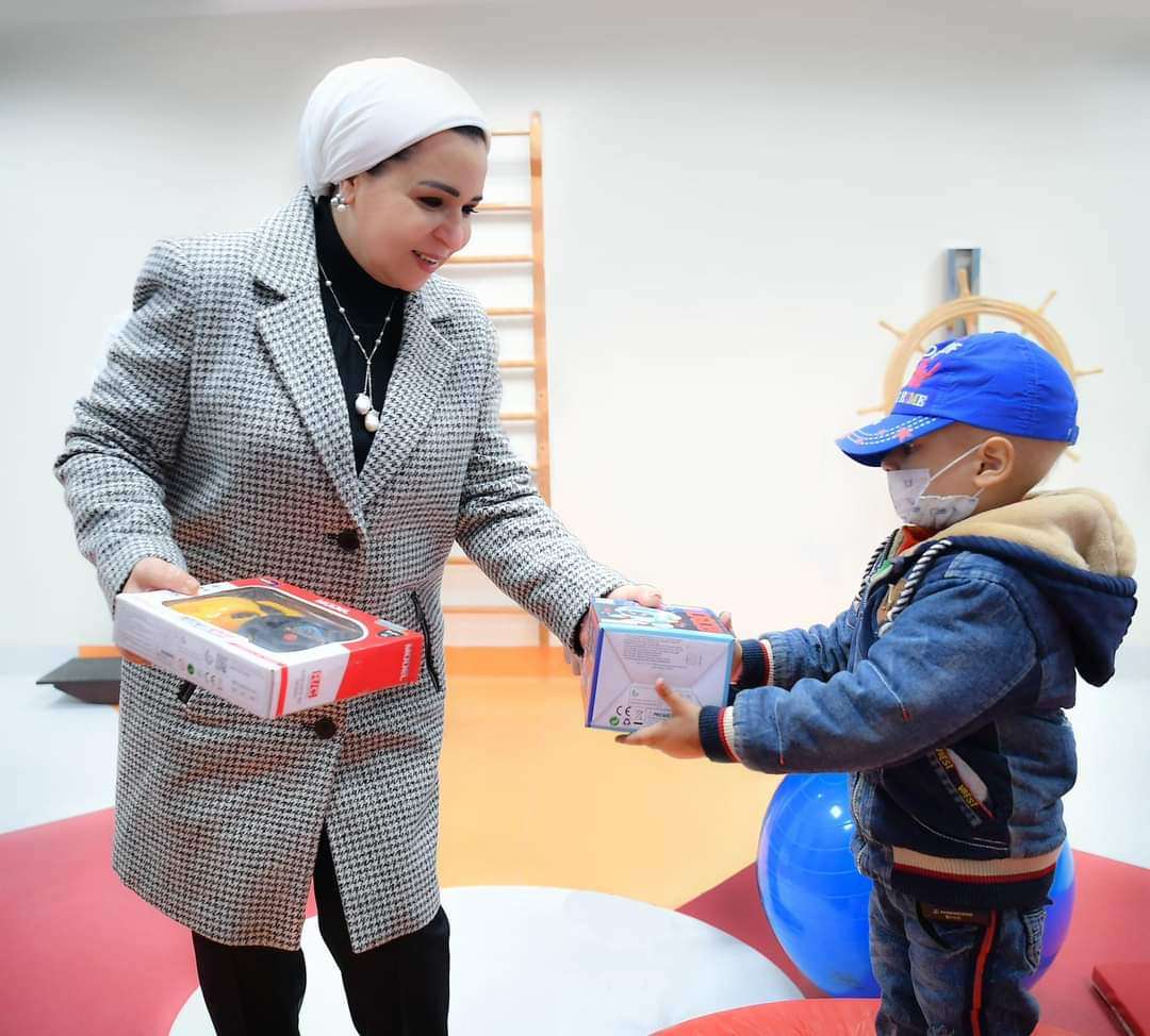 Egypt's First Lady Visits Shefaa Al-Orman Hospital- Photos | Sada Elbalad